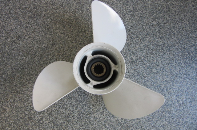 Occasion Yamaha Outboard Motor Propeller Type K 13"X25"-K Occasion Yamaha Outboard Motor Propeller Type K 13"X25"-K